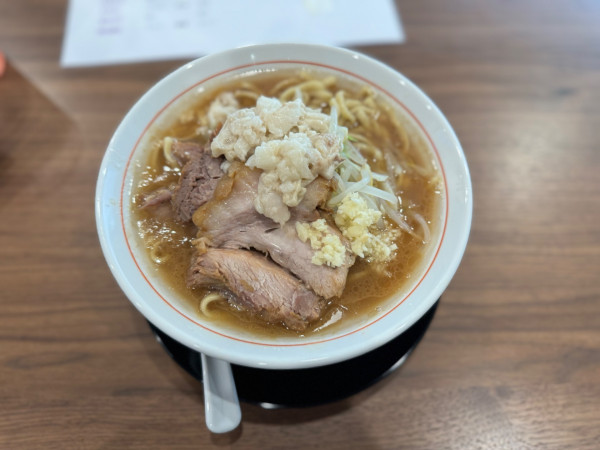 「らーめん少なめ 麺量(180g) プレオープンの為無料」@ラーメン さとらの写真