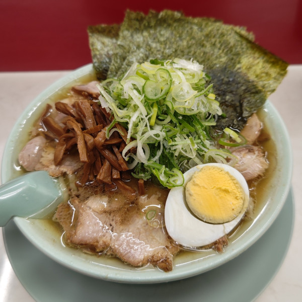 「特そば（中盛）＋ネギ」@ナギチャンラーメンの写真