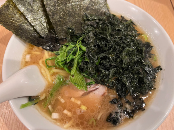 「ラーメン中盛1,000円＋バラのり150円」@ラーメンモンタナ 秋葉原店の写真