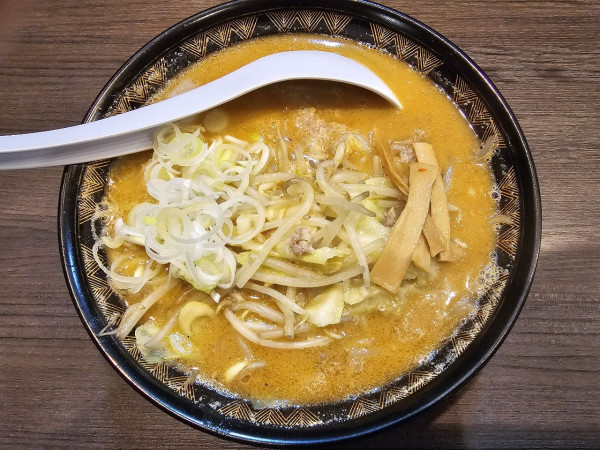 「味噌らーめん　1150円」@七輪炭火焼肉うしまるの写真