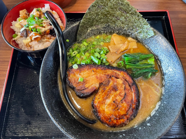 「和風豚骨醤油ラーメン ¥950」@麺処 神凪の写真