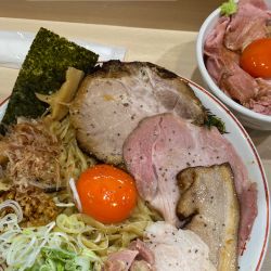 チャーシュー･地鶏と濃い玉のまぜそば