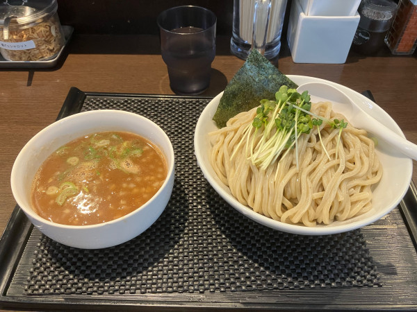 「つけ麺　大盛り」@ブラウンの写真