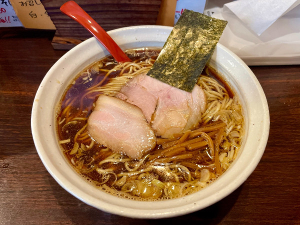 「サッポロ赤星 → タマリ醤油そば」@中華そば 東京ぐれっちの写真