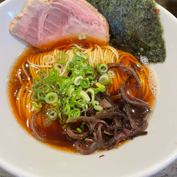 「朝ラーメン 醤油 600円」@燵家製麺の写真