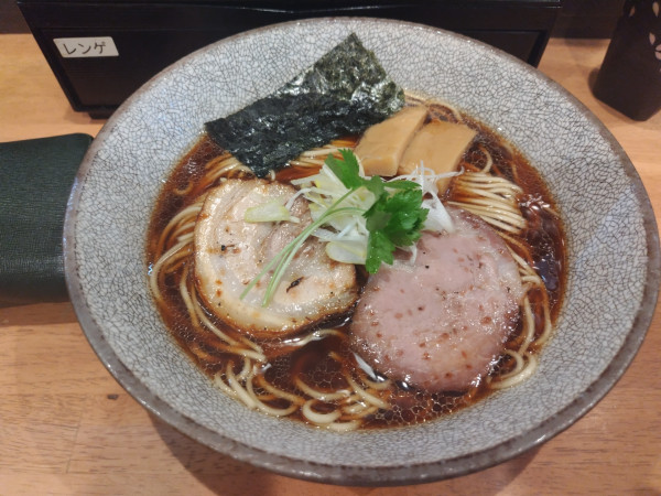 「醤油ラーメン」@麺処 湯咲の写真