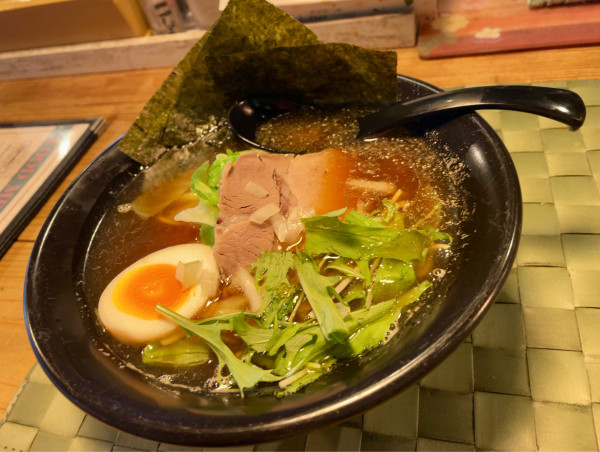 「煮干しラーメン(あっさり)+海苔2枚」@煮干しラーメン 必の写真