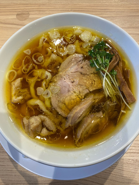 「醤油らーめん」@手打 親鶏中華そば綾川 大成店の写真