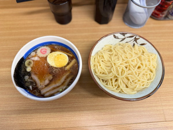 「あつもり(並盛320g)900円＋チャーシュー2枚300円」@東中神大勝軒の写真