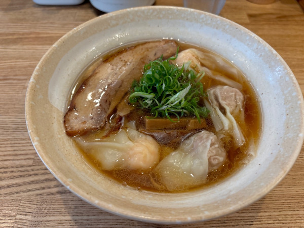 「肉海老ワンタン麺黒」@DURAMENTEIの写真