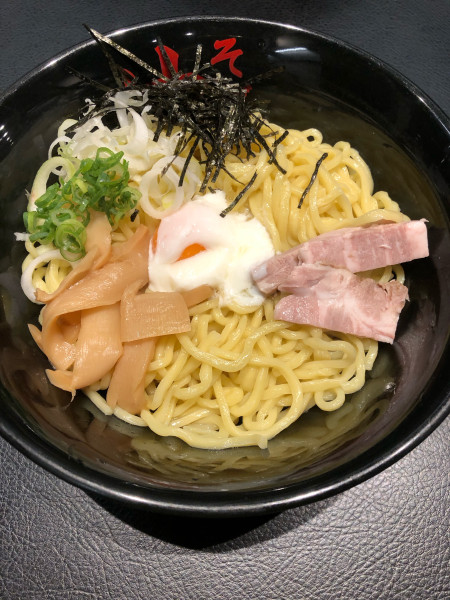 「油そば大盛と半熟卵トッピング」@東京油組総本店 久米川組の写真