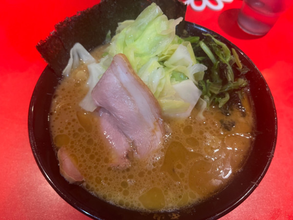 「ラーメン中盛、キャベツ」@厚木家の写真