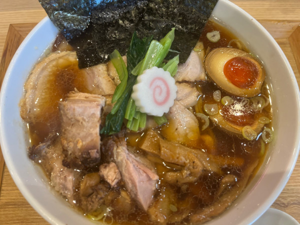「復刻版 生姜醤油ラーメン特製、麺 大盛り」@Handicraft Worksの写真