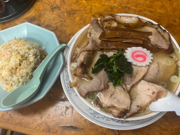 「塩生姜チャーシュー麺＋半チャーハン」@かし亀の写真
