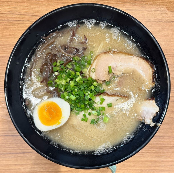 「塩だるまらーめん」@だるま大使〜HANARE〜の写真