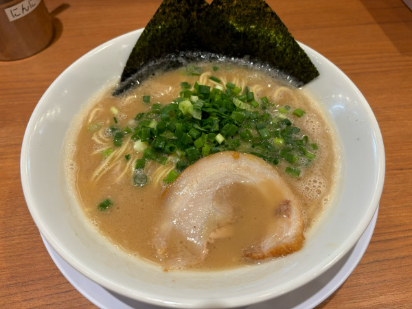 「豚骨ラーメン」@がっとん 多摩境店の写真