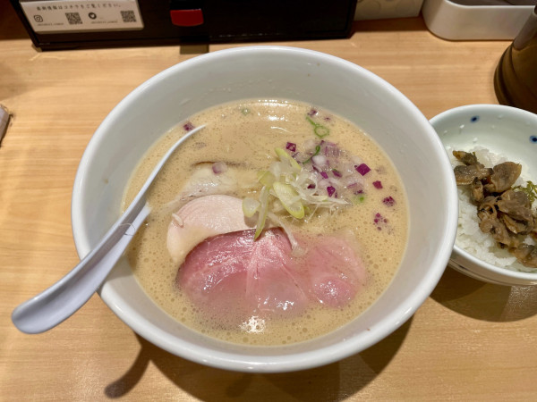 「蛤豚骨らぁ麺 + 貝のしぐれ煮ごはん」@蛤麺しちりの写真