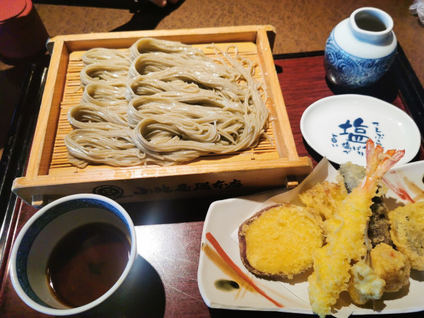 「天ぷらへぎそば」@小嶋屋総本店の写真