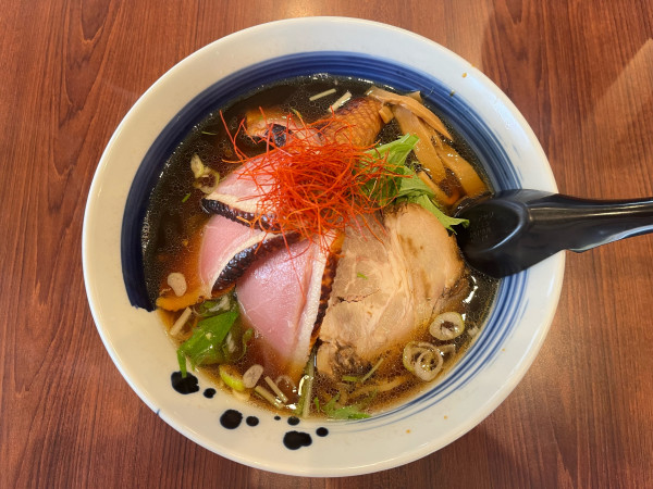 「鴨しょうゆ＋チャーシュー（3枚）」@めん処 笑家の写真