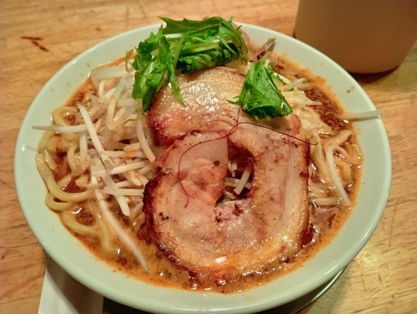 「辛らーめん大盛」@大衆らーめん酒場 桔梗の写真