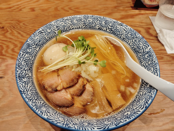 「山椒香る煮干しそば　二度麺付き　1200円」@麺也 時しらずの写真