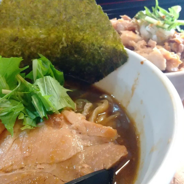 「#らぁめん黒 #990円 #ランチ #肉飯 #250円」@葉月直系 きりきり舞の写真