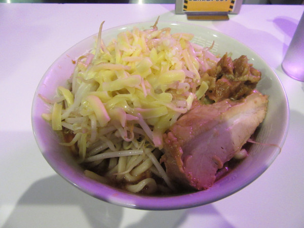 「限定トマト（１０８０円）＋とろけるチーズ２００円」@ラーメンボーイズの写真