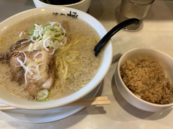 「らーめん（大盛り）　700＋100円」@麺や 極の写真