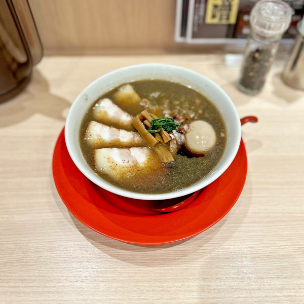 「煮干味玉らーめん」@七彩飯店の写真