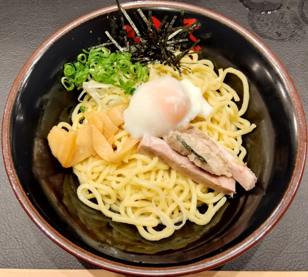 「油そば（並）＋半熟玉子　980円」@東京油組総本店 新小岩組の写真