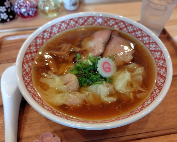 「わんたんめん醤油 1250円」@支那そば 桜花爛漫の写真