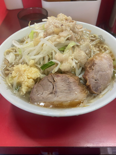 「小ラーメン（800円）ニンニク、ヤサイ、アブラ」@ラーメン二郎 上野毛店の写真