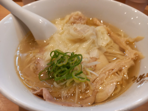 「塩ワンタン麺」@らぁ麺 はやし田 横浜店の写真
