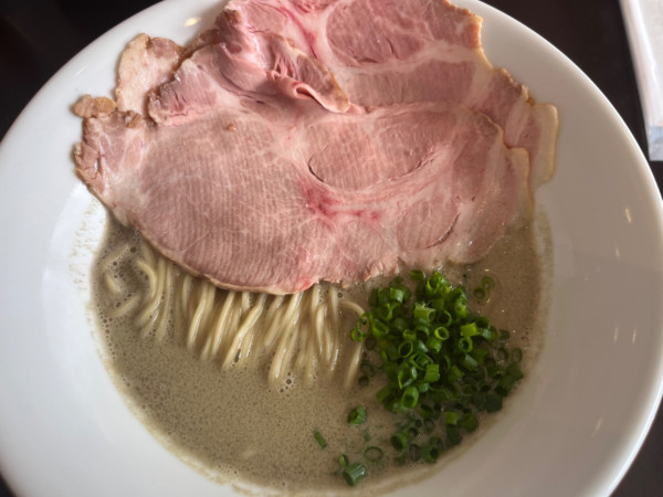 「牡蠣そば〜広島産牡蠣〜1,300円」@紅ズワイガニらぁ麺 まるはち屋の写真