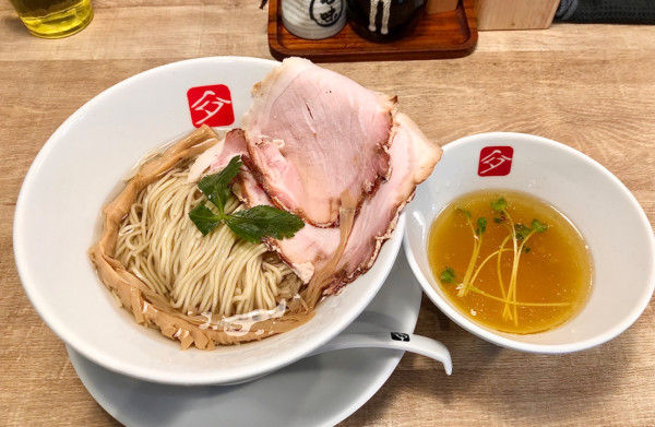 「エビ香る塩つけそば　1500円　煮干しの和え玉400円」@KITCHEN TAKANOの写真