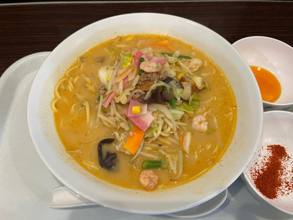 「ピリカラちゃんぽん　麺1.5倍　960円」@リンガー食堂 首都高八潮PA店の写真