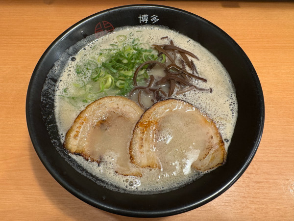 「クリーミーとんこつ　780円」@博多くまちゃんらぁめんの写真