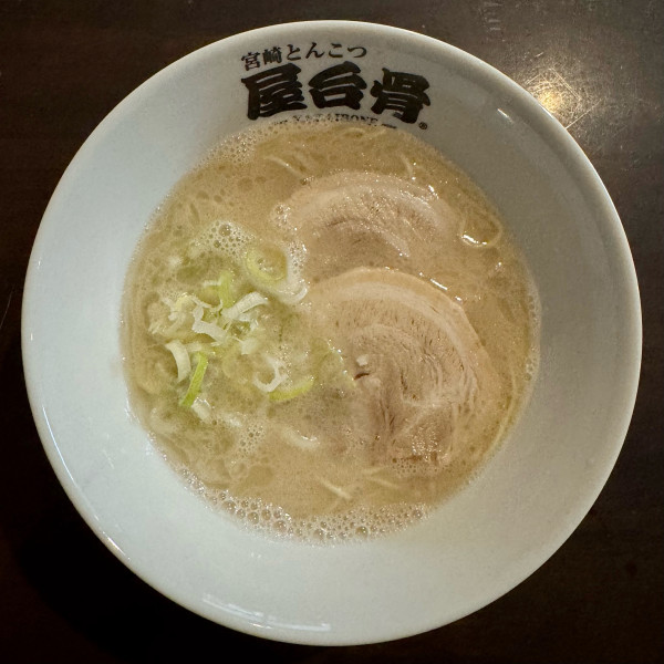 「博多ラーメンセット ※ごはん小付き（500円）」@ラーメン屋台骨分店  一番街店の写真