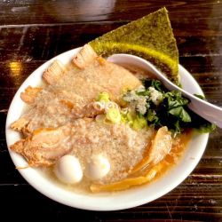 醤油とんこつラーメン＋脂多め