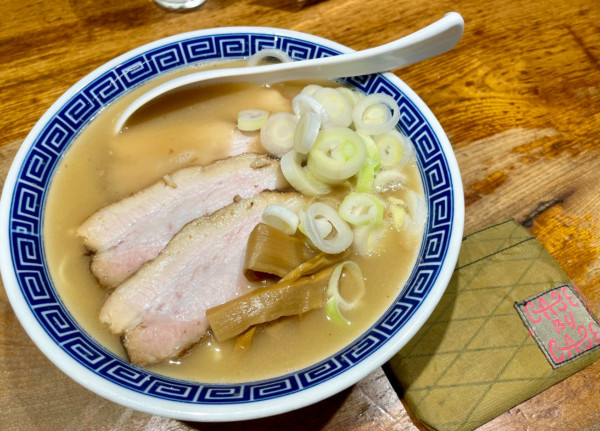 「鶏と豚皮」@渡なべの写真