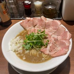 濃厚烏賊煮干し中華そば　醤油