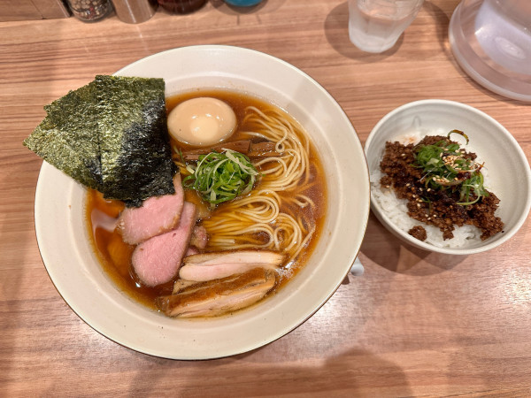 「特製醤油+坦々丼」@麺処 ほん田 秋葉原本店の写真