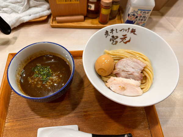 「燻製半熟味玉煮干しつけ麺」@煮干しつけ麺 宮元の写真