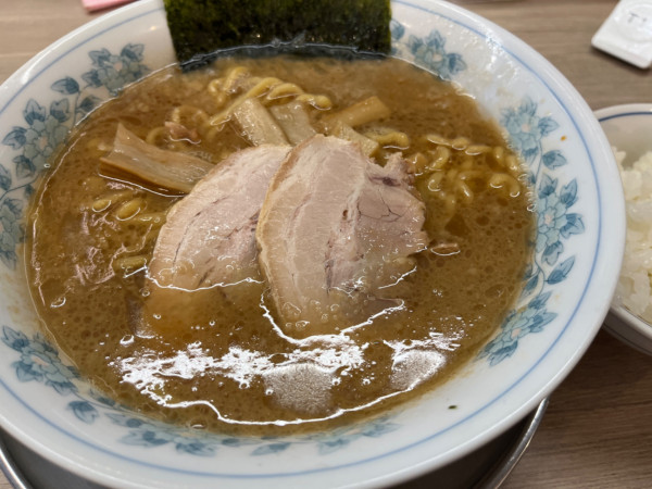 「とんこつラーメン」@麻布ラーメン 慶応三田店の写真
