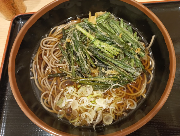 「ニラ天そば（¥490）」@よもだそば 名駅地下街サンロード店の写真