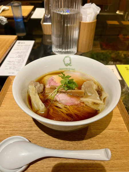 「醤油ワンタン麺」@Japanese Ramen Noodle Lab Qの写真