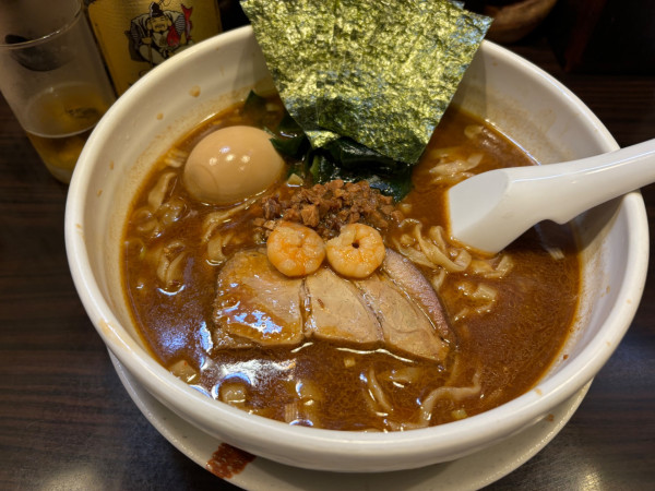 「エビス中瓶〜魚介味噌ラーメン1.5倍&味玉」@麺屋 優創の写真