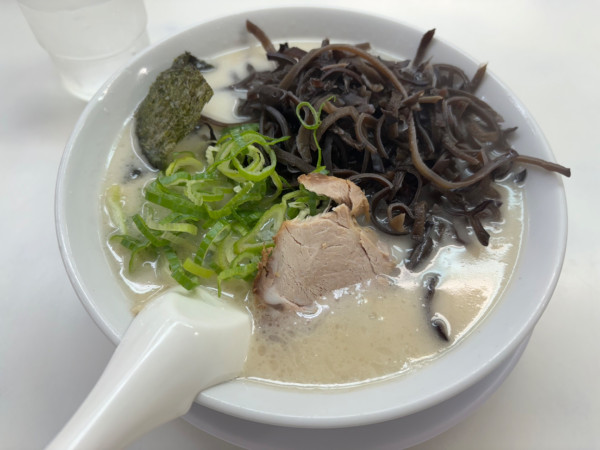 「きくらげラーメン　替玉バリ」@博多天神 渋谷南口店の写真