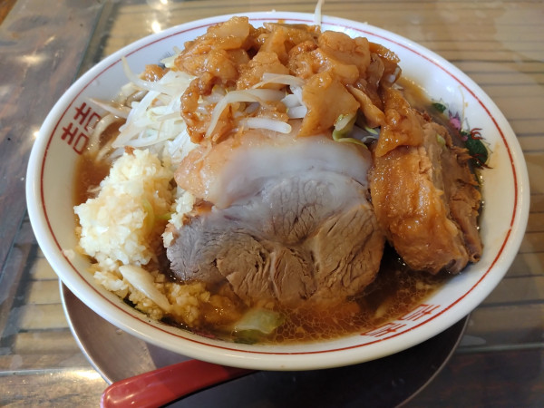 「ラーメン200g+アブラ·ニンニク¥900-」@麺屋 櫻弐の写真