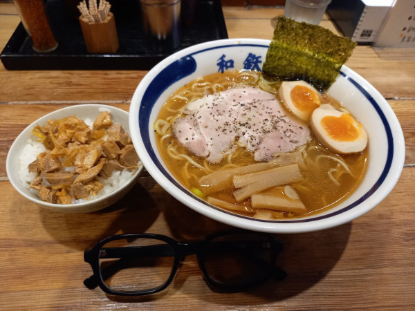 「中華そば(大盛かため無料・味付け玉子無料・ミニチャーシュー丼無料」@和風ラーメン 和鉄の写真